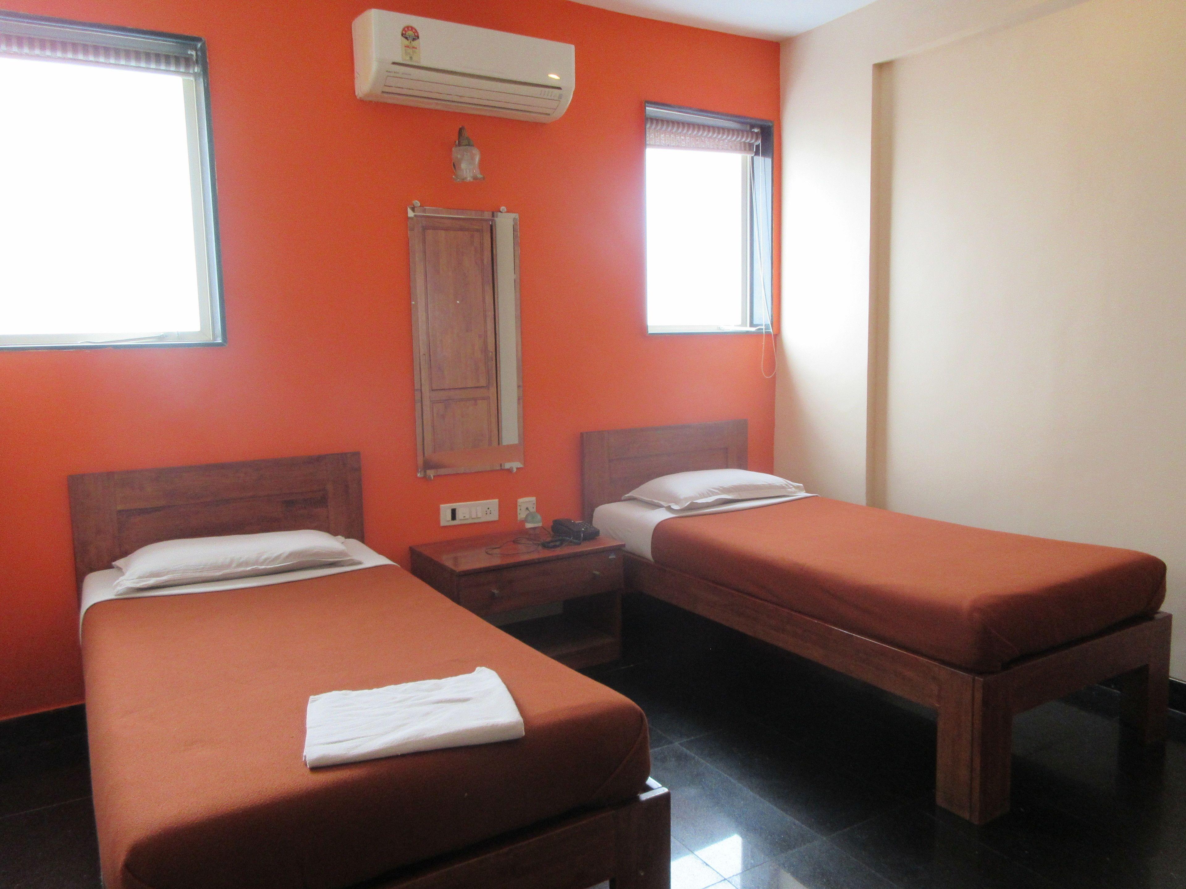 Hotel Q Deck - Mumbai — Photos 1